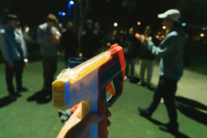 Focuri de armă pe terasa unui local din Sectorul 3