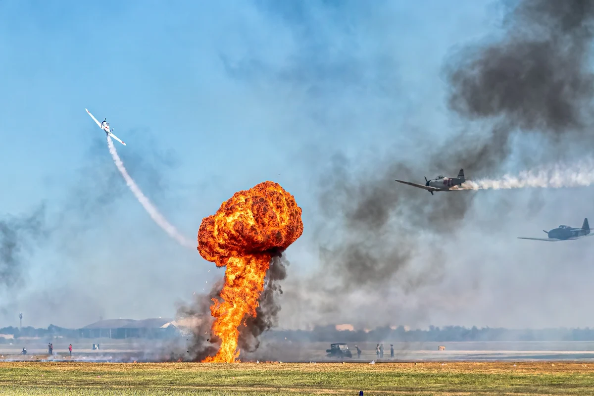 Război SUA — Israel — Iran: atac coordonat asupra Teheranului, ripostă cu drone în Golf și amenințarea blocării Strâmtorii Ormuz. Trump: „Poate singura șansă să scăpați de regim”