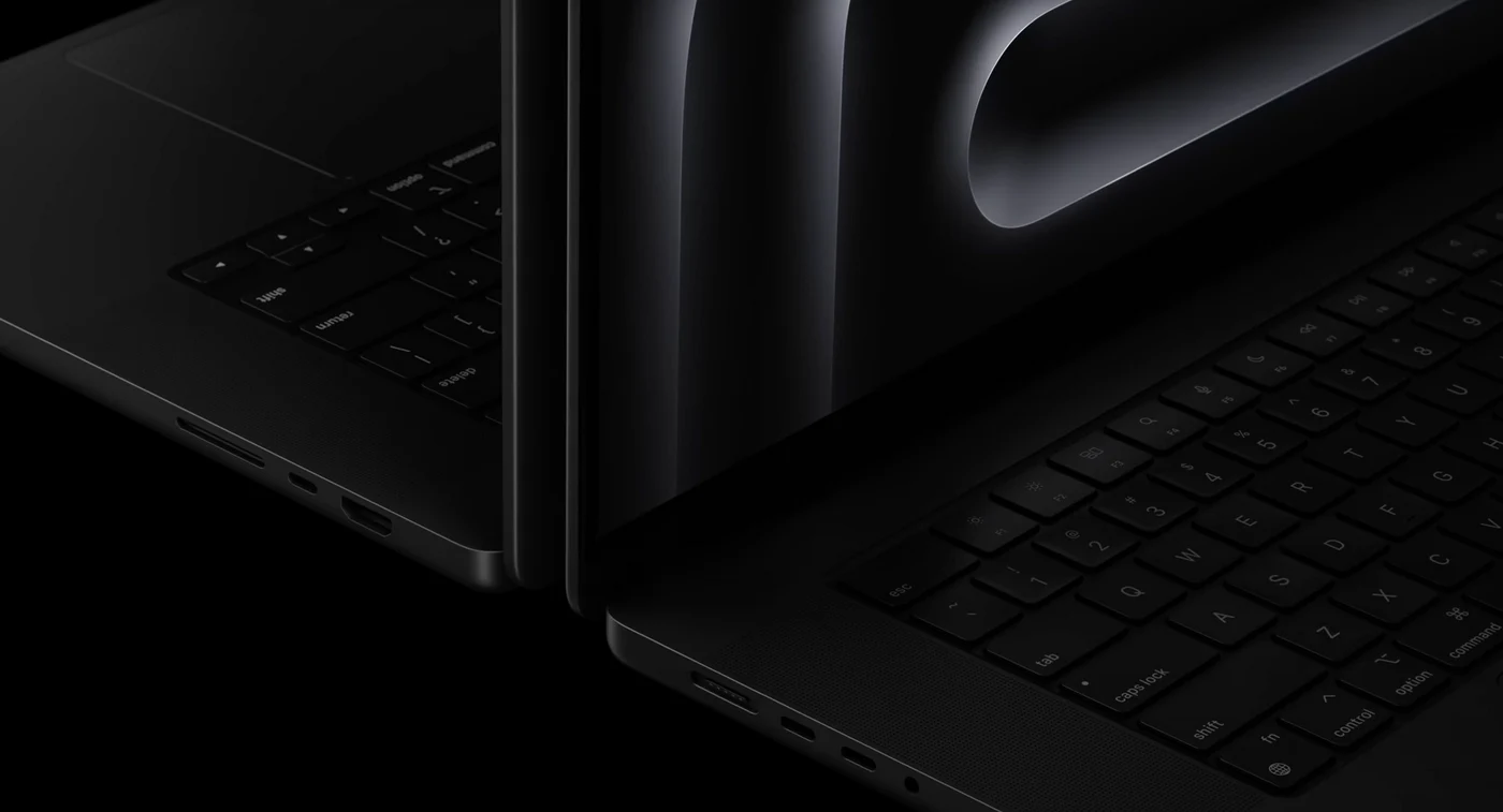 MacBook Pro în negru