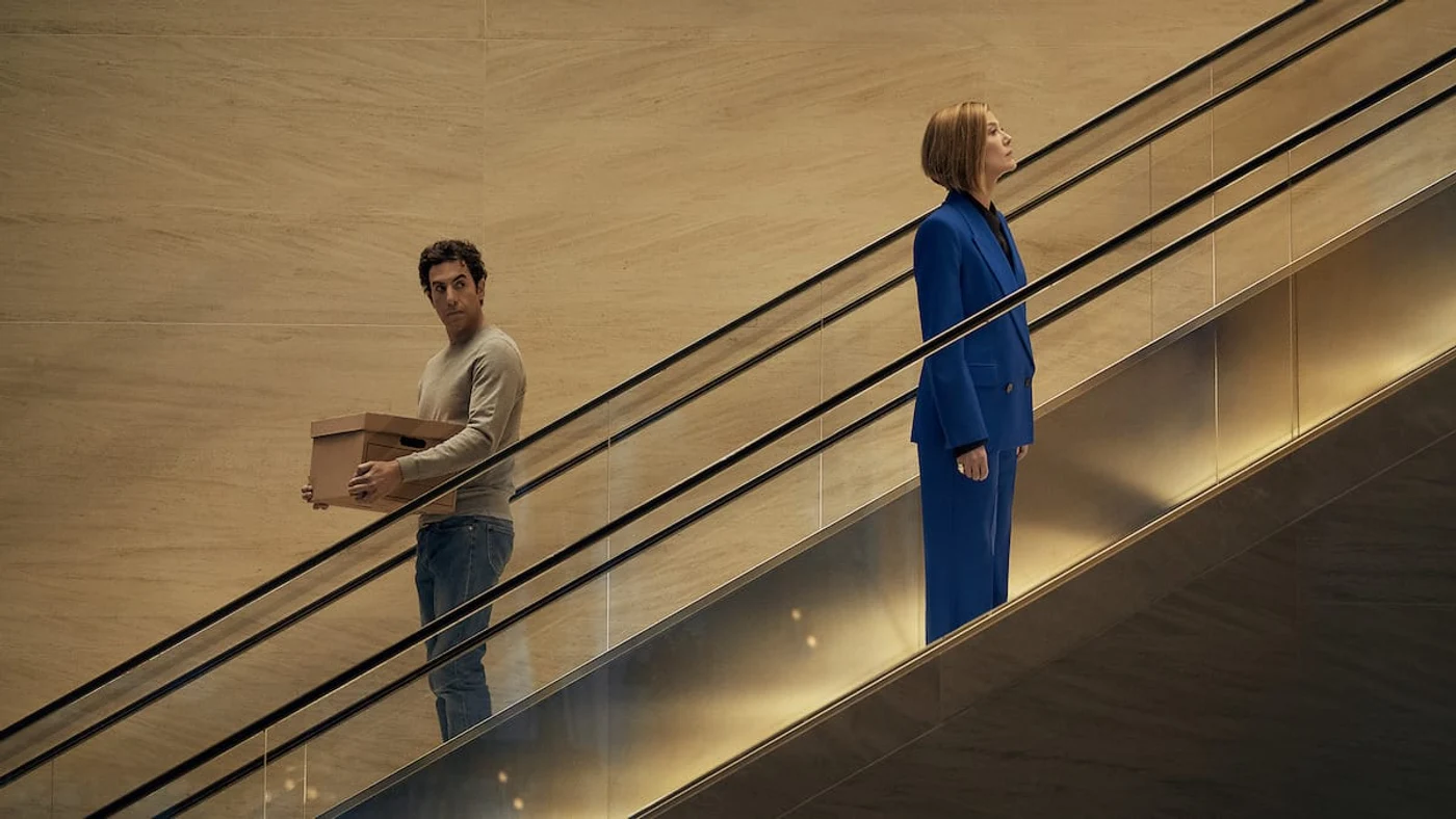 Sacha Baron Cohen și Rosamund Pike