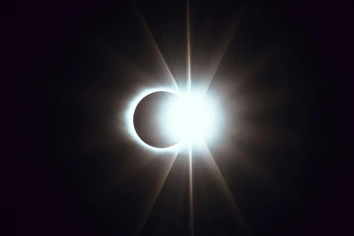 Horoscopul de astăzi, 16 octombrie 2025: Schimbări bruște de energie afectează aceste semne zodiacale, pe măsură ce Luna se întâlnește cu Ketu în semnul Leului