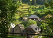 Satul din Transilvania cu una dintre cele mai neobișnuite comunități religioase. 180 de case au dispărut în ultimii ani ai comunismului