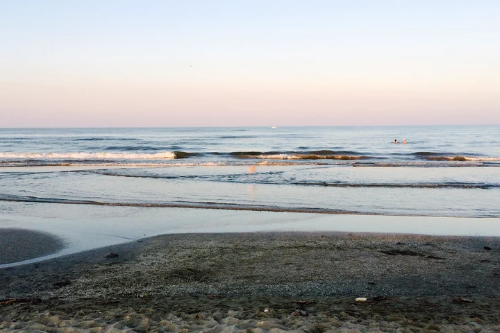 Apă rece ca gheața pe litoralul românesc, în plină vară: Ce este fenomenul de upwelling mai exact?