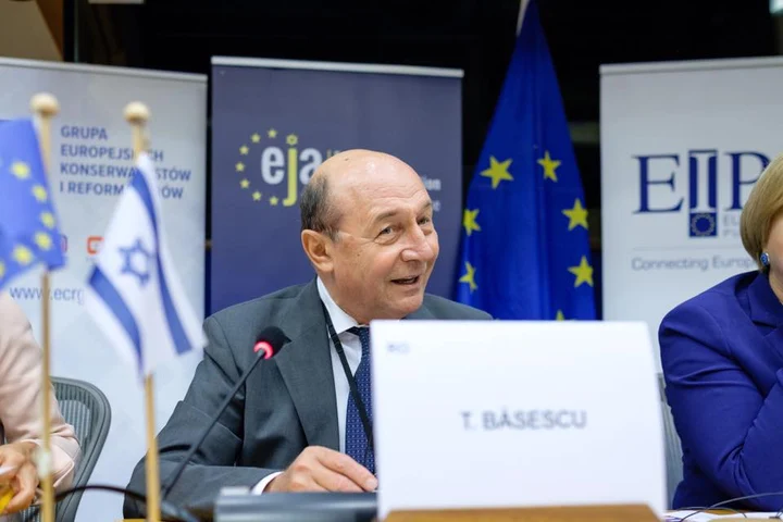 Traian Băsescu arată cu degetul spre Grindeanu. Ce a dus la eșecul PSD de la alegerile pentru Primăria Capitalei