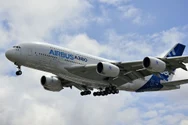 UE schimbă regulile pentru călătoriile cu avionul. Bagajul de mână va fi inclus în preț, familiile vor fi așezate împreună. Cum se vor recupera banii de acum