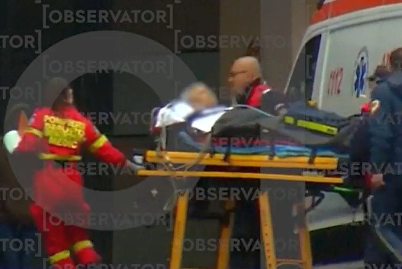 Momentul în care Mircea Lucescu a fost dus pe targă la spital