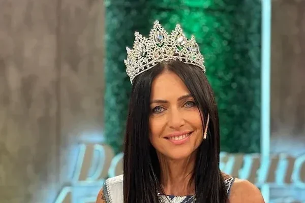 Cine este și cum arată argentinianca de 60 de ani încoronată Miss Universe Buenos Aires. Ce face, de fapt, Alejandra Marisa, ca să arate atât de bine. Obiceiul care te întinerește sigur