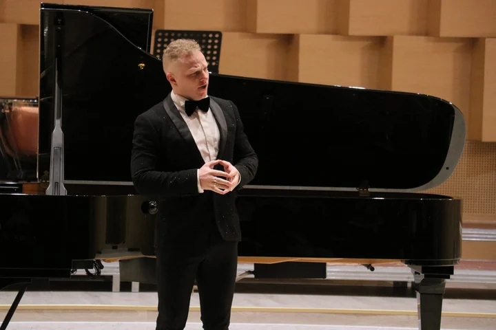 Tenorul Ștefan von Korch pornește într-un turneu național cu spectacolul „Invitație la Vals”. Cinci orașe vor găzdui concertele dedicate eleganței balurilor de altădată