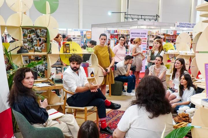 Bestsellere și recorduri la Bookfest 2026: Top 10 cele mai vândute cărți de la standul Alice Books