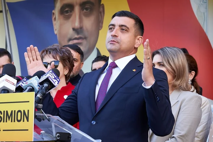 „Ce mă fac cu voi?” — George Simion acuză fraudă electorală și implicarea lui Iohannis în campania lui Nicușor Dan