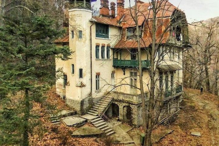 Destinul tragic al prințesei Ioana Cantacuzino și vila „23 August” din Călimănești. Castelul a ajuns o ruină istorică