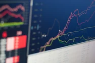 Investițiile imobiliare, între iluzie și faliment: avertismentul unui economist după prăbușirea pieței. Radu Georgescu denunță influencerii