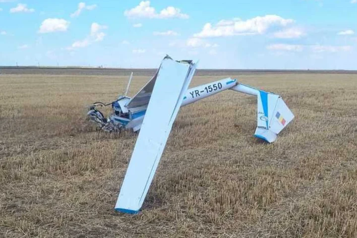 Tragedie aviatică în Oltenia. Un tânăr murit la 24 de ani, prins în epava planorului căzut în Olt